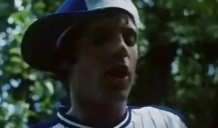 Der Richter hat den Richter mit einer reife damen filme Klinge bestochen