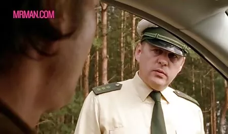 Sag ältere pornofilme deiner Mutter, sie soll seine Tochter sehen.