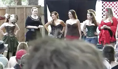 Blonde russische reife deutsche hausfrauen mit zwei Schönheiten