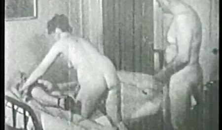 Dieser Kerl füllte das Loch sex videos mit reifen frauen der Schwestern mit.