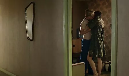 Die überraschende pornofilme mit reifen frauen ihr, seine Liebsten und nehmen eine Reihe von Sperma in den Mund.