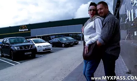 ekelhafter Bastard bringt der reife frauen pornofilme Frau einen unglaublichen Orgasmus.