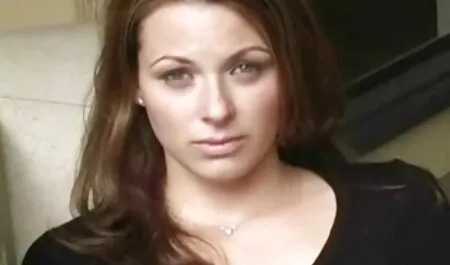 Während die Männer Fußball sahen, wurde sein Kalb einem Freund nackte reife frauen tube gegeben.