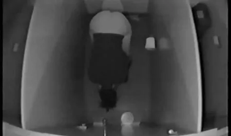 Thai putzte den Kamin und füllte mich reife frau gebumst mit Sperma.
