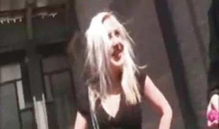 Wenn das Feuer gerufen wird, leckt der Sohn Katze reife frauenporno seine Freundin und nimmt sie heraus