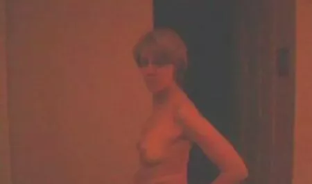 Anstatt das Spielzeug zu sehen, gab das Kind der Frau geile reife deutsche frauen eine großartige Dame für Sie.