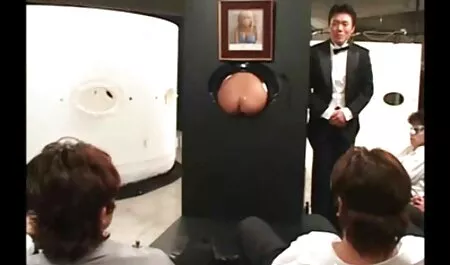 Starke Braut, die sich geile reife frauen videos bereit erklärt, vor der Hochzeit Spaß im Auto zu haben