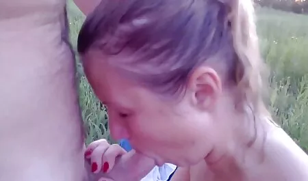 Die Leute haben auf ein Mädchen aus der Armee gewartet. reife frauen porno kostenlos