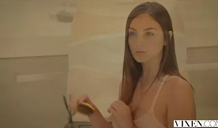 Blonde macht ihren Anus fest von einem deutsche reife frauen sex mächtigen Mitglied ihres Geliebten gedrückt.