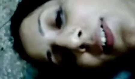 Beste Freunde können nicht widerstehen und reife frau gevögelt versuchen lesbische Liebe