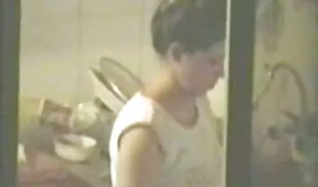 Fangen Sie geile reife votzen die Kamera Haare schneiden in der ersten