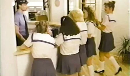 Russische Jungs und ein reifefrauenporno Mädchen in den Arsch.