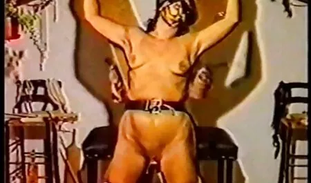 Ein Nachbar, der einen Kerl im reife damen sex Park zerbricht.