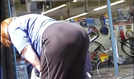 Lesben ist mit einem Mann mit Brille reife frau porn vor dir